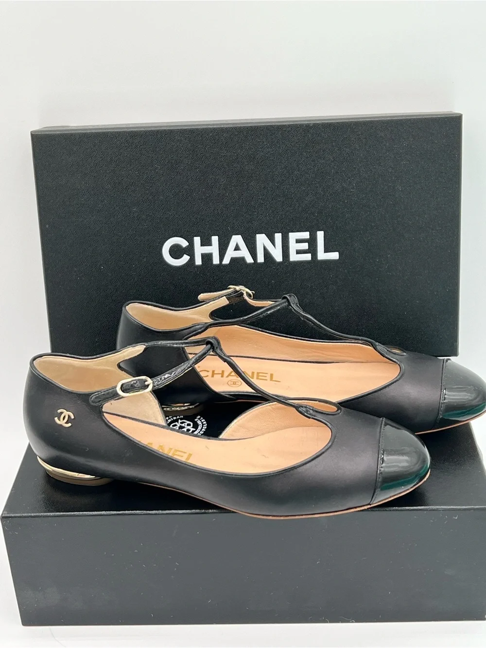 🔴Authentic CHANEL Black Leather Ballet Flats/Shoes🔴